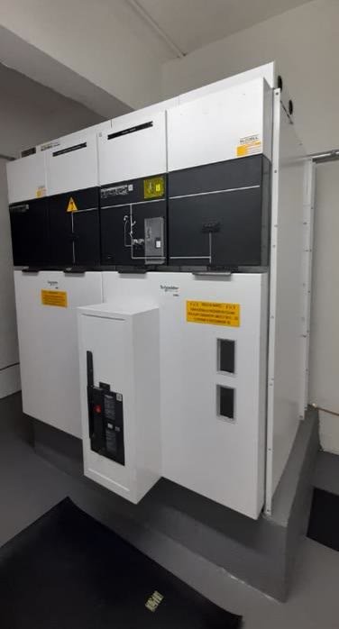 Cubículo de média tensão instalado