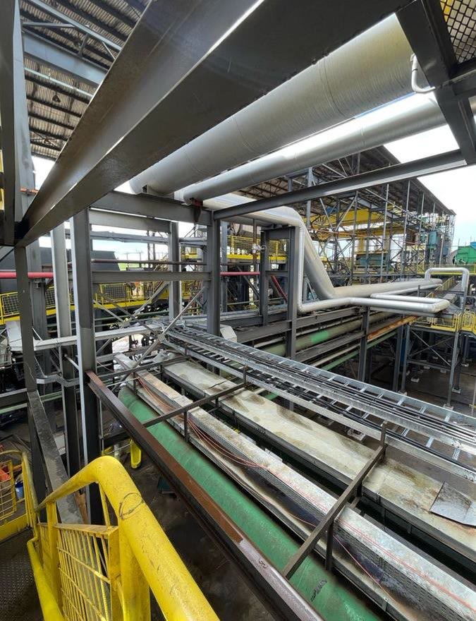 Leitos e infraestrutura elétrica na ampliação de uma fábrica de soja em Cristalina (GO)