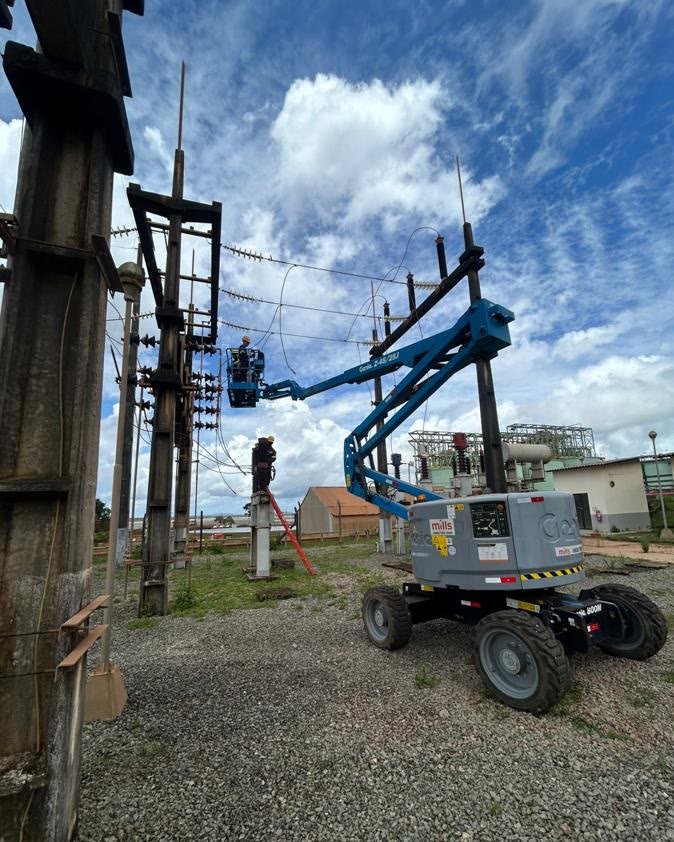 Plataforma elevatória para manutenção na estrutura da subestação